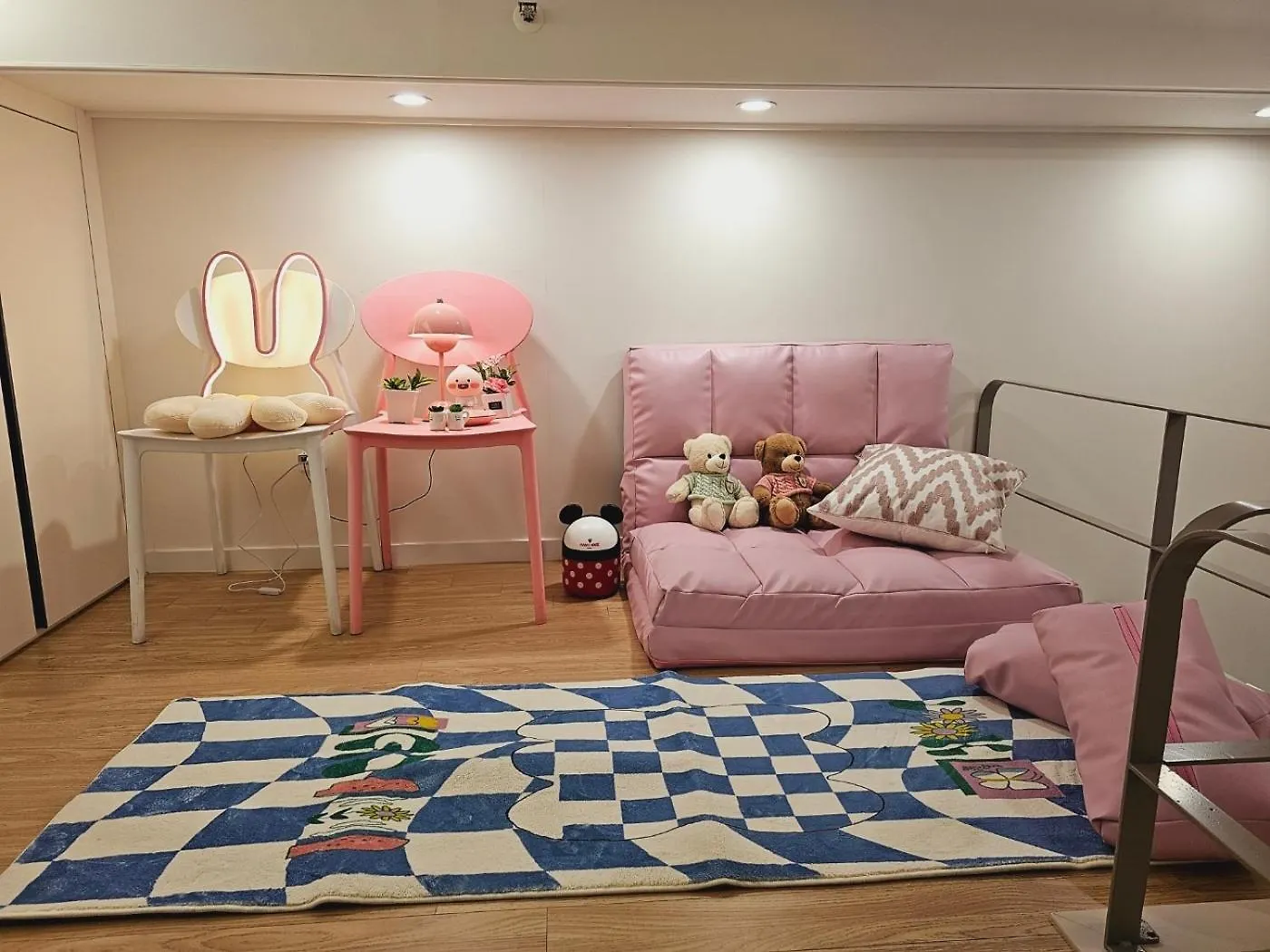 Sillim Sindaebang Station Gocheok Sky Dome Lovely House Szöul